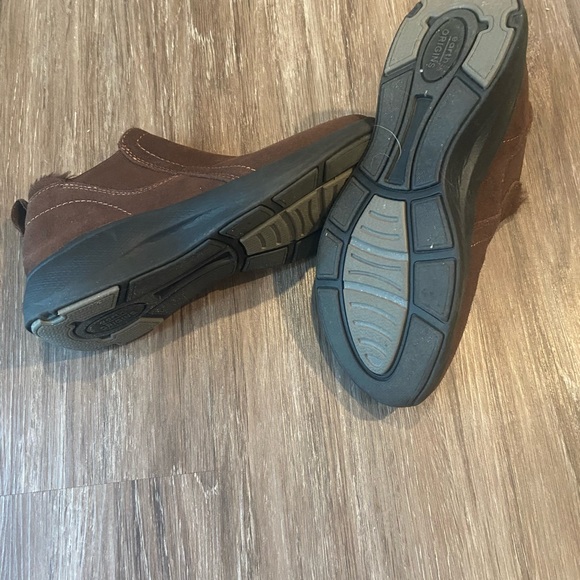 Earth woman’s Brown Ankle Boots size 7 narrow fits like 6 - Picture 3 of 3